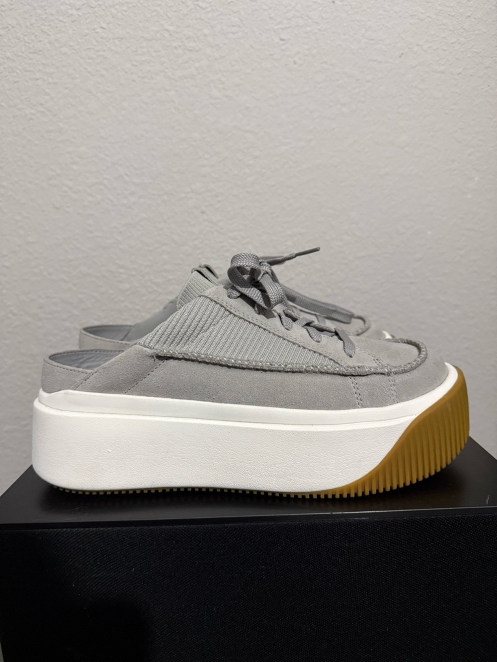 UGG EZ-DUZZIT MULE SEAL PLATFORM SNEAKER SHOES US 8 - Picture 2 of 3